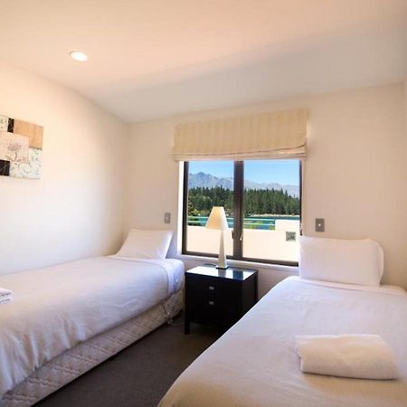 Lakefront Luxury Penthouse Central Queenstown Exteriör bild