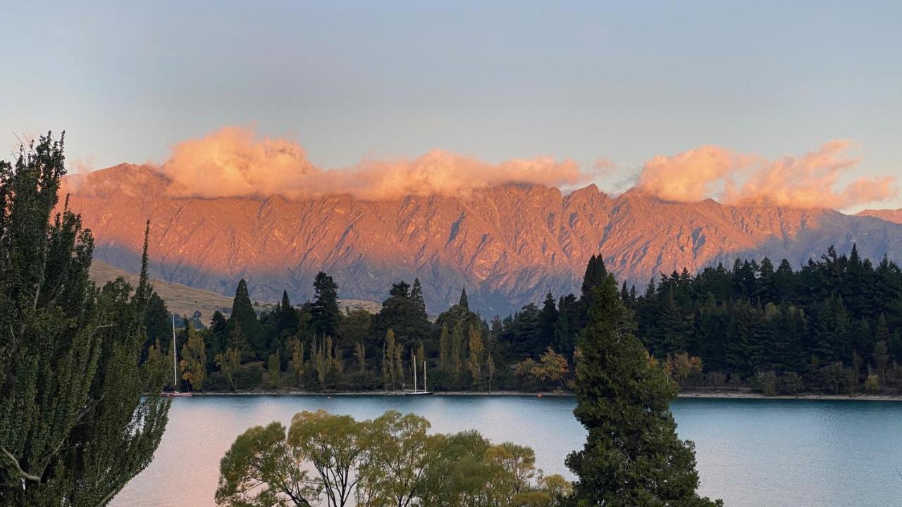 Lakefront Luxury Penthouse Central Queenstown Exteriör bild