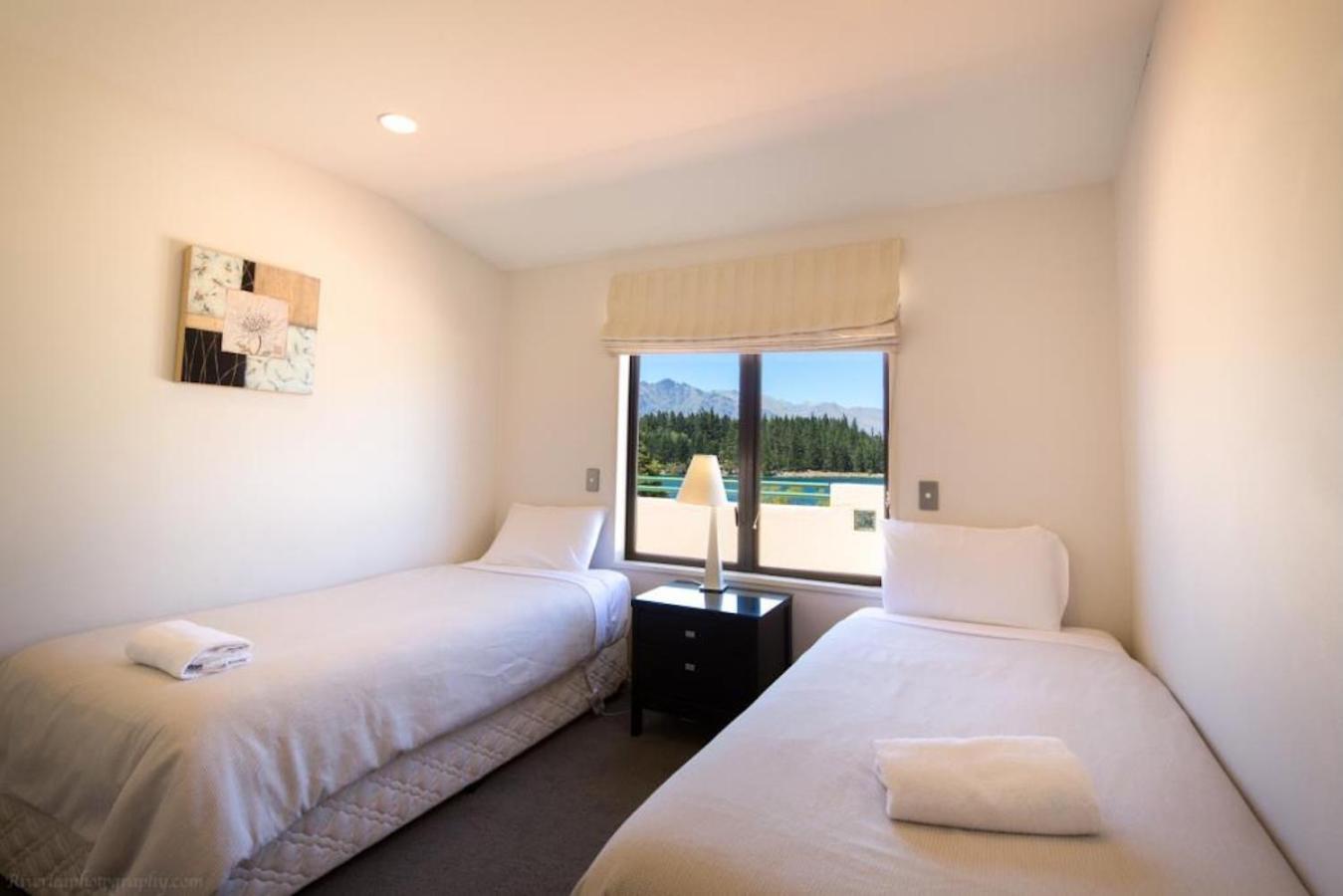 Lakefront Luxury Penthouse Central Queenstown Exteriör bild