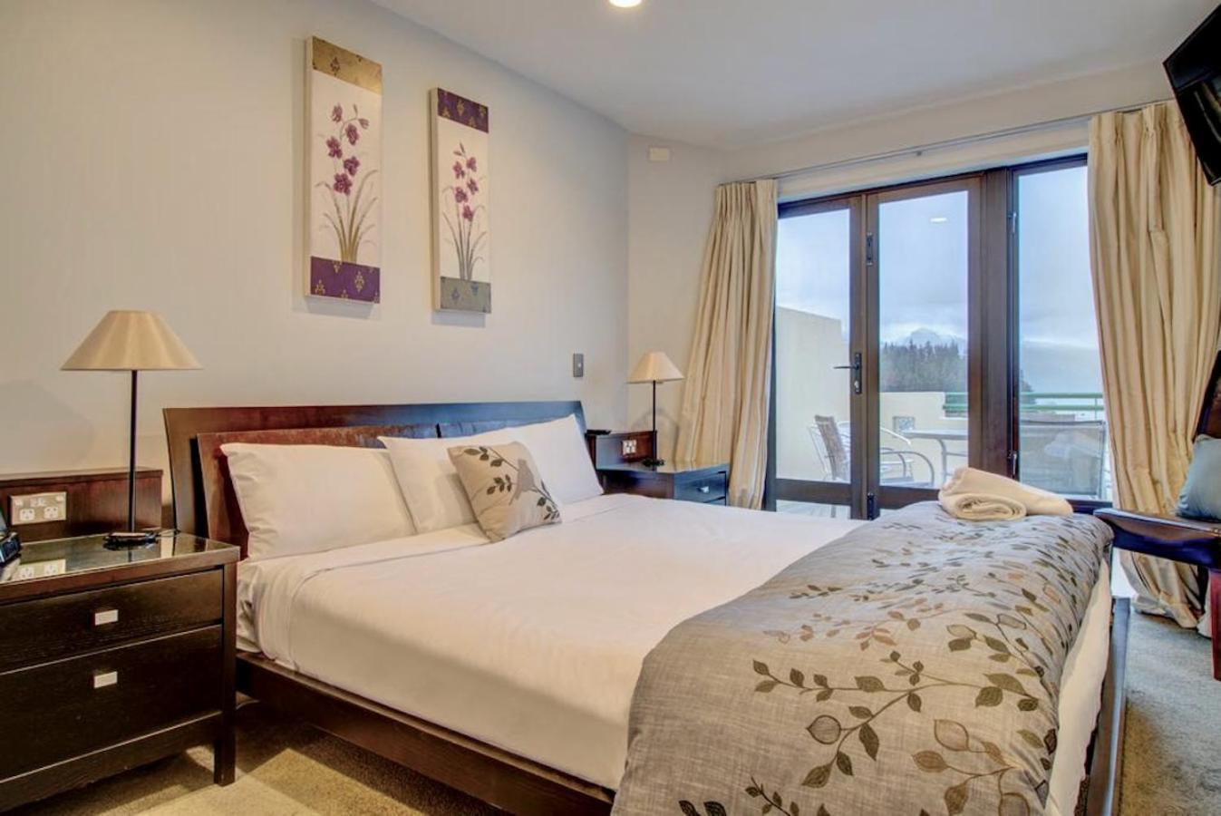 Lakefront Luxury Penthouse Central Queenstown Exteriör bild