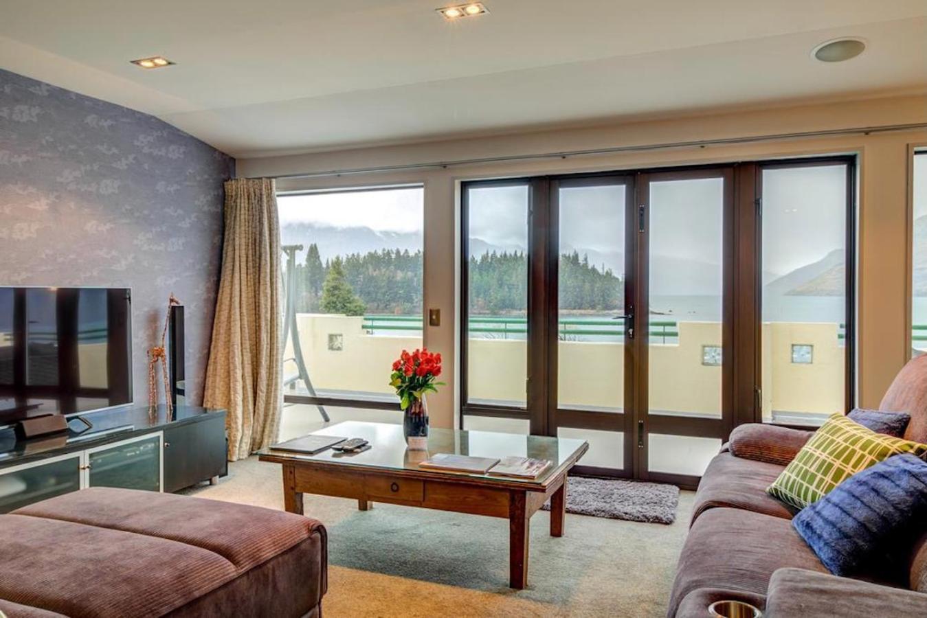 Lakefront Luxury Penthouse Central Queenstown Exteriör bild